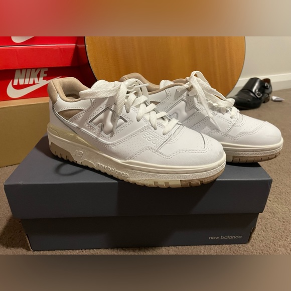 Women’s New Balance 550 White Tan Size US 6 - Picture 2 of 8